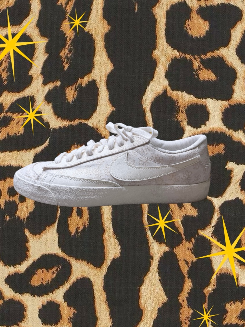 NIKE | Nike Blazer Low '77 SE 'Flower Embroidery' (Sail/Sesame) | Size 10